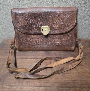 Vintage Hand Tooled Genuine Leathet Purse Cross Body